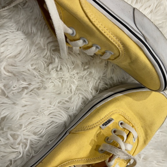 Yellow Vans with laces - Picture 3 of 3